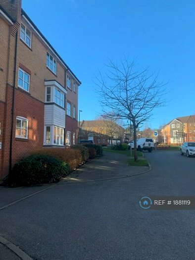 2 Bedroom Flat To Rent In Plomer Ave, Hoddesdon, EN11