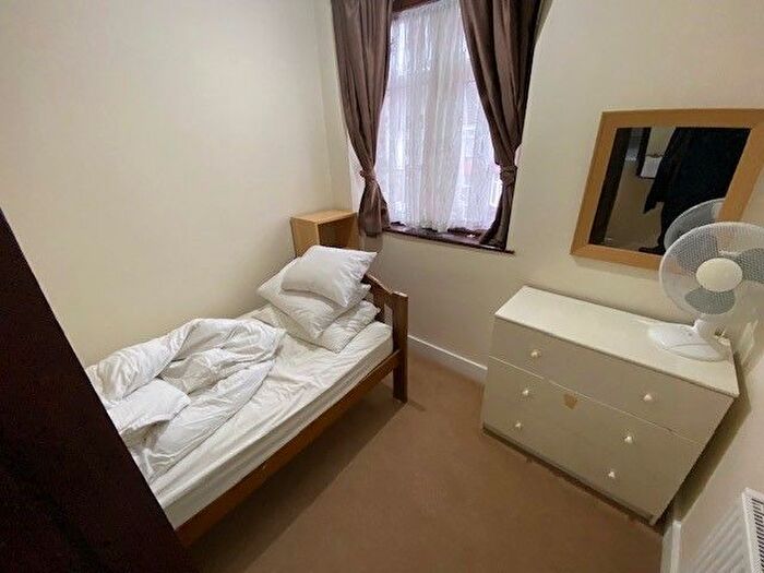 4 Bedroom Terraced House To Rent In Rosebank Avenue, Wembley, HA0