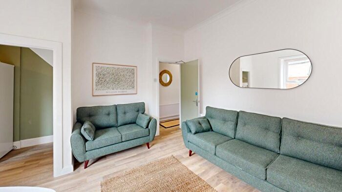 5 Bedroom House To Rent In Cardigan Terrace, NE6