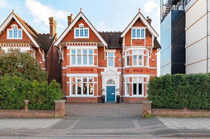 7 Bedroom Detached House For Sale In Goldington Road, Bedford, MK40