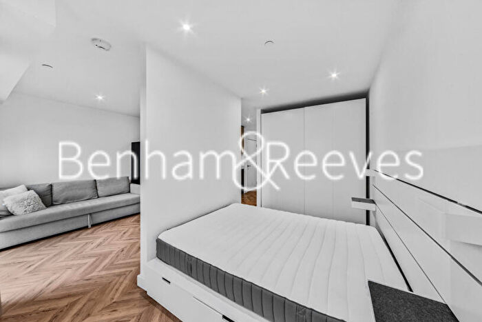 Studio To Rent In Royal Exchange, Kingston, KT1