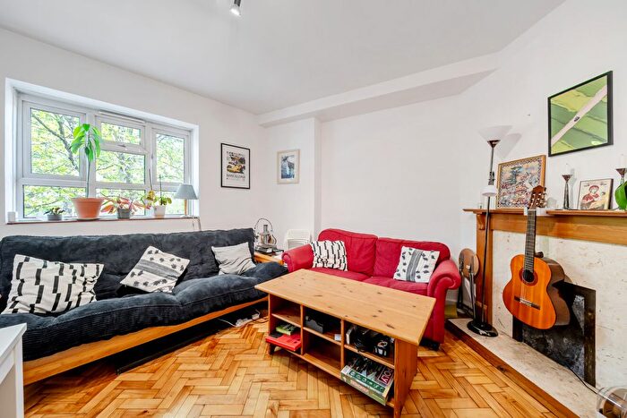 3 Bedroom Flat For Sale In Gray Street, Waterloo, London, SE1