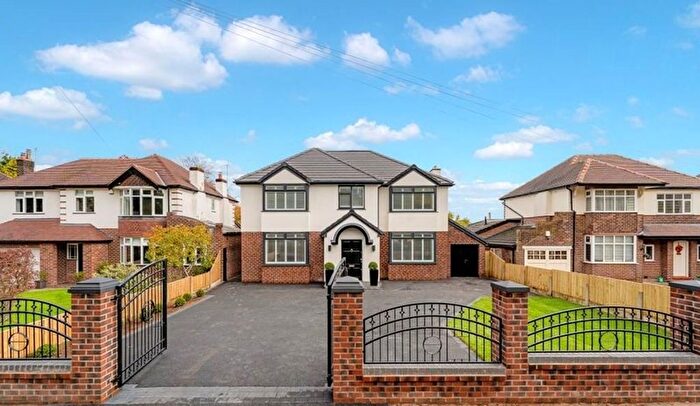 6 Bedroom Detached House For Sale In London Road, Appleton, WA4