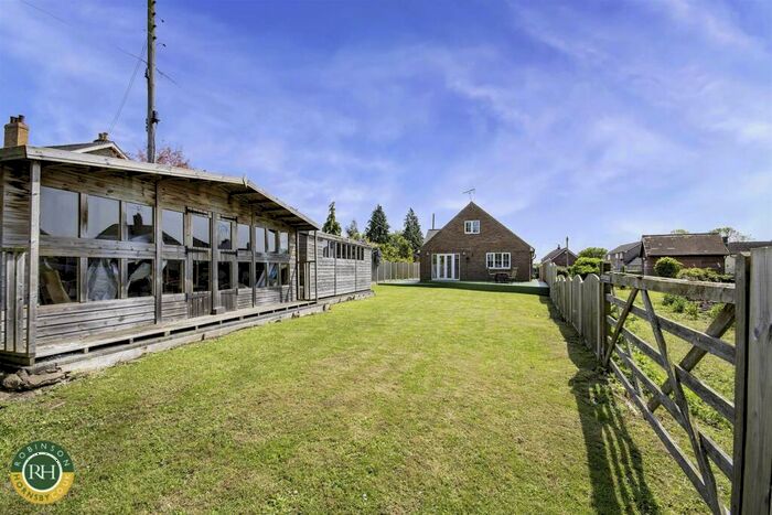 4 Bedroom Detached House For Sale In Station Road, Walkeringham, Doncaster, DN10