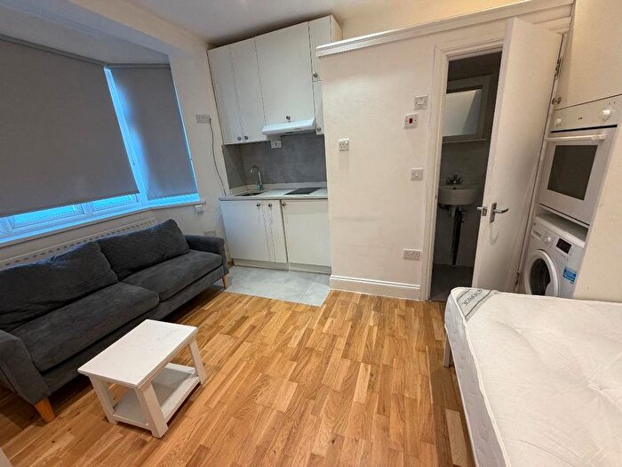 1 Bedroom Property To Rent In West Barnes Lane, New Malden, KT3