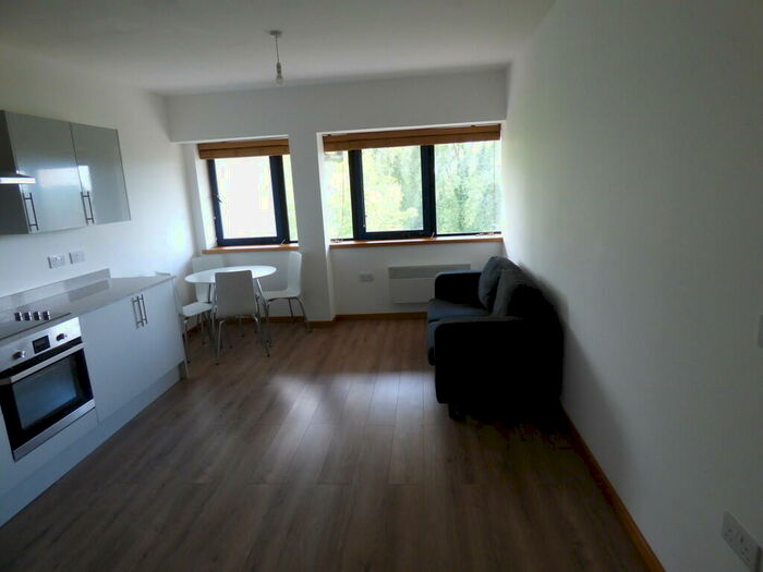 1 Bedroom Apartment To Rent In The Quadrant, SN5