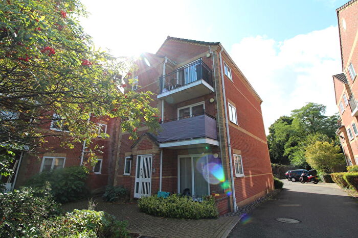 2 Bedroom Flat To Rent In Oaklands, Peterborough, PE1