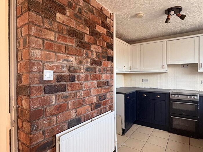 3 Bedroom Semi Detached House To Rent In St. Stephens Gardens, M24