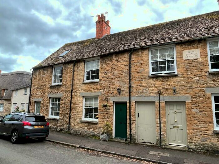 2 Bedroom Terraced House To Rent In Church Street, Bampton, Oxfordshire, OX18
