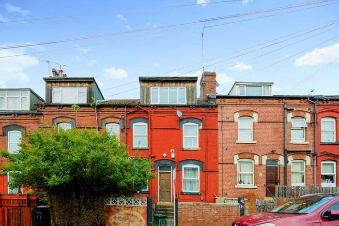 2 Bedroom Terraced House To Rent In Bayswater Place, Leeds, West Yorkshire, LS8