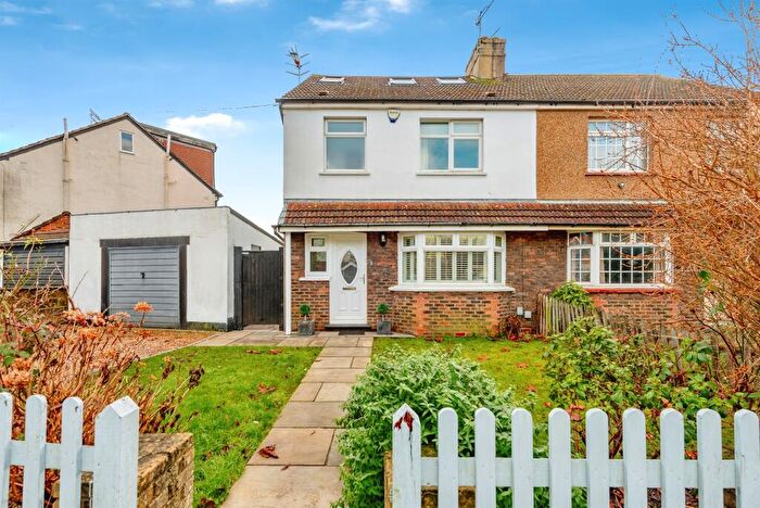 4 Bedroom Semi Detached House For Sale In Ifold Road, Redhill, RH1