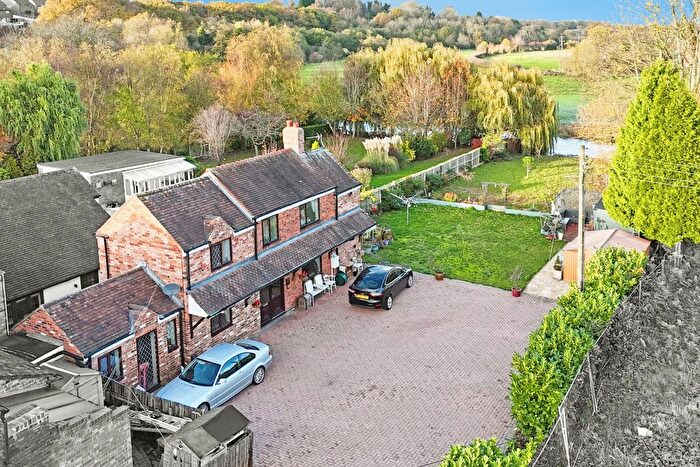 3 Bedroom Detached House For Sale In Tamworth Road, Polesworth, B78