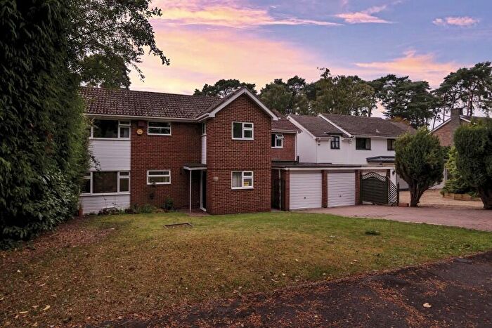 5 Bedroom Detached House To Rent In Camberley, GU15