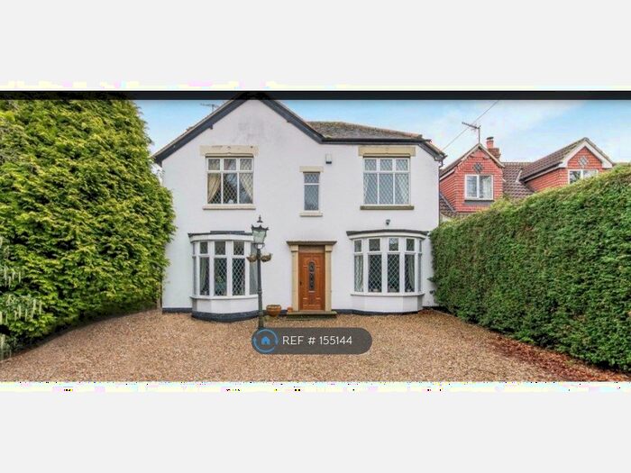 4 Bedroom Detached House To Rent In Chatsworth Road, Chesterfield, S40