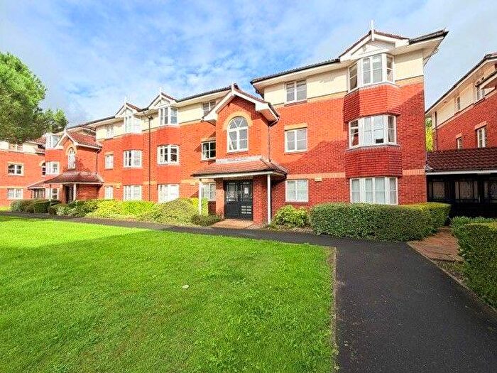 2 Bedroom Apartment For Sale In Flat Summerfield Village Court, Wilmslow, SK9