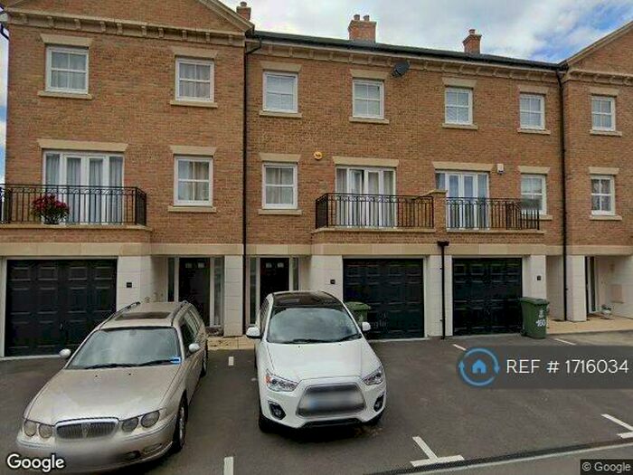 4 Bedroom Terraced House To Rent In Rainbow Road, Erith, DA8