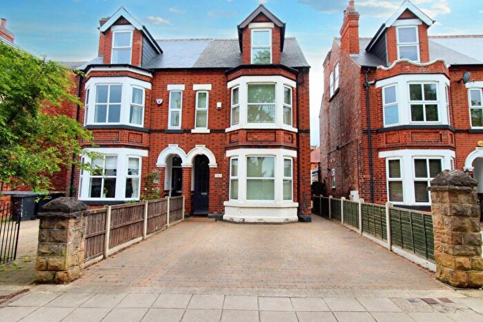 4 Bedroom Semi Detached House To Rent In Dovecote Lane, Beeston, Nottingham, NG9