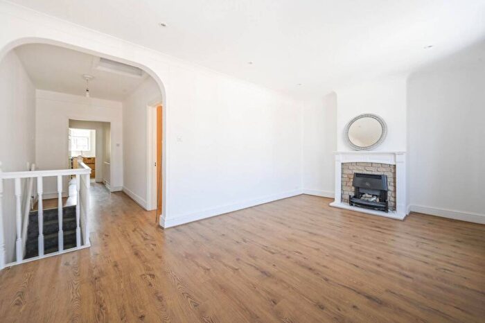 1 Bedroom Maisonette To Rent In Ripley Road, , Silvertown, London, E16