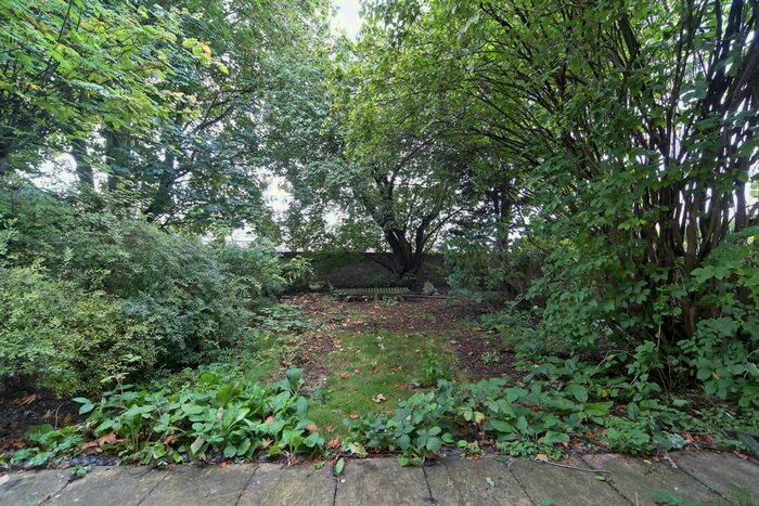 3 Bedroom Flat To Rent In Philbeach Gardens, Earls Court, London, SW5
