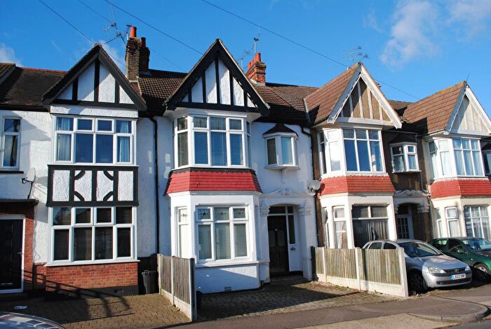1 Bedroom Flat To Rent In Leighton Avenue, Leigh-On-Sea, SS9