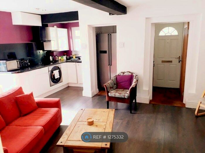 2 Bedroom Semi-Detached House To Rent In Hampton Lane, Bristol BS6