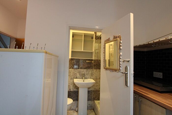 Studio To Rent In Beckford Road, Croydon, CR0