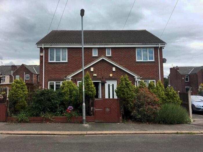 1 Bedroom Flat To Rent In Highgate Court, Goldthorpe, Rotherham, S63