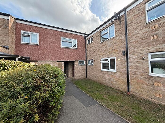 2 Bedroom Flat For Sale In Greenway Court, Chippenham, SN15