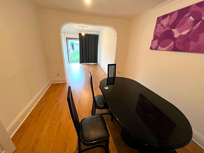 7 Bedroom Semi-Detached House To Rent In Pettits Lane, Romford, RM1