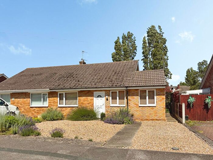 2 Bedroom Semi-Detached Bungalow For Sale In Gleedale, North Hykeham, LN6