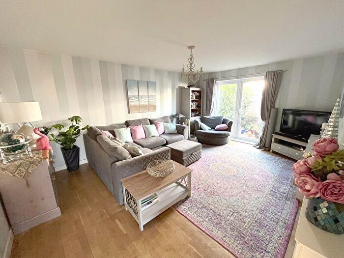 3 Bedroom End Of Terrace House For Sale In North Deal, CT14