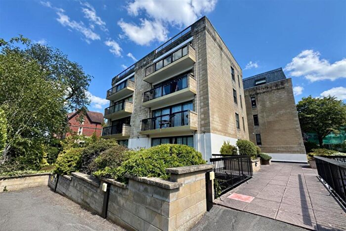 3 Bedroom Flat To Rent In Western Court, Christchurch, Cheltenham, GL50