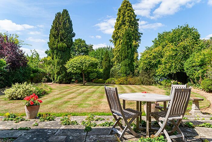 4 Bedroom Detached House For Sale In Oval Way, Gerrards Cross, SL9