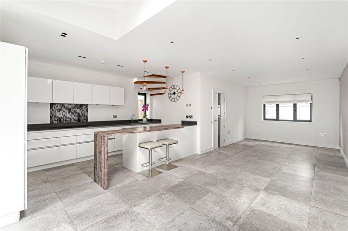 2 Bedroom Detached House For Sale In Hanger Vale Lane, London, W5