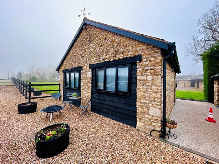 1 Bedroom Bungalow To Rent In Northampton Road, Milton Keynes, MK19