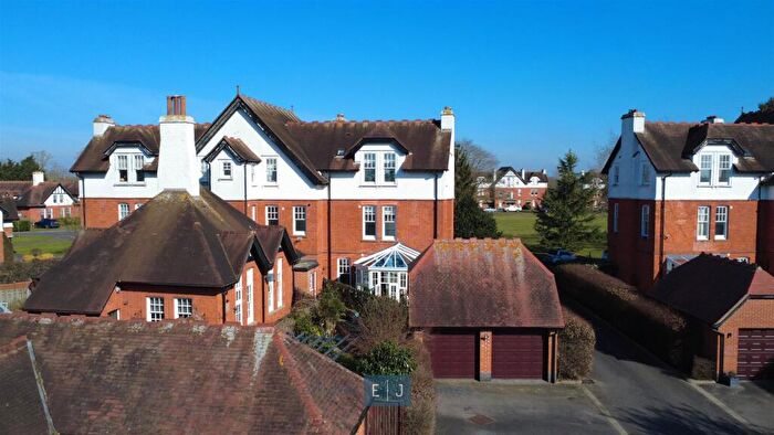 3 Bedroom End Of Terrace House For Sale In Great Stony Park, Ongar, CM5