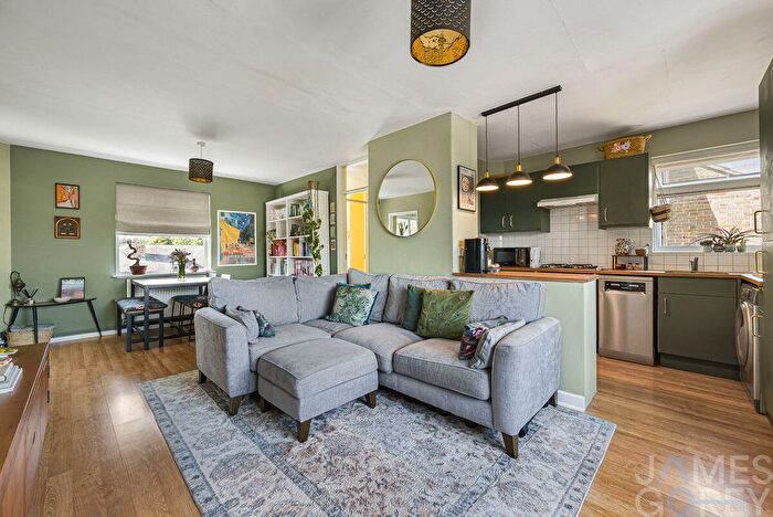 2 Bedroom Flat For Sale In Rectory Lane, Sidcup, DA14