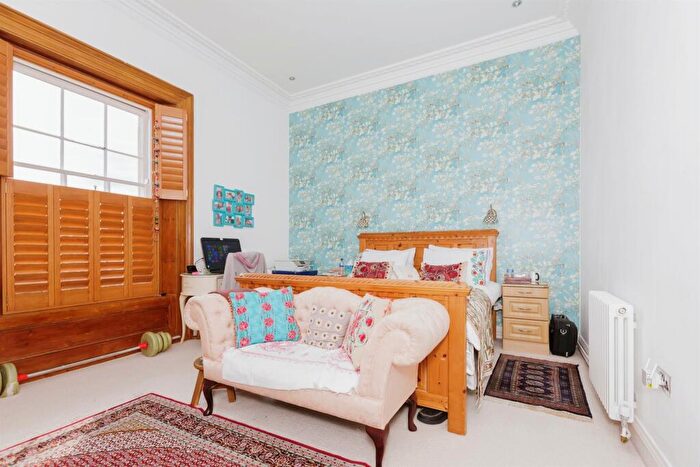 2 Bedroom Flat For Sale In Edith Murphy Close, Birstall, Leicester, LE4