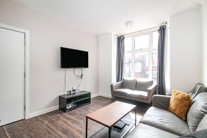 6 Bedroom Terraced House To Rent In Lumley Avenue, Burley, Leeeds, West Yorkshire, LS4