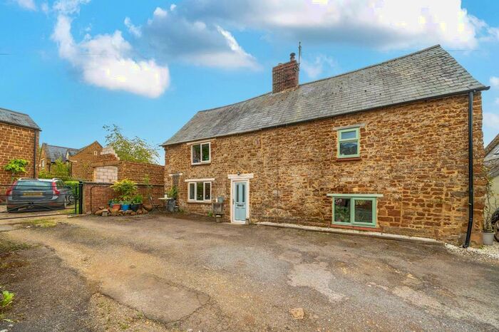 2 Bedroom Cottage For Sale In Adderbury, Oxfordshire, OX17