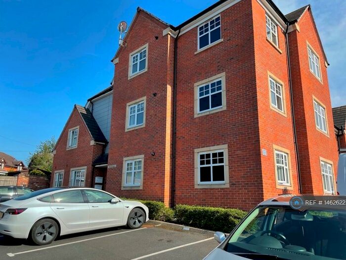 2 Bedroom Flat To Rent In Westhill Mews, Stourbridge, DY8