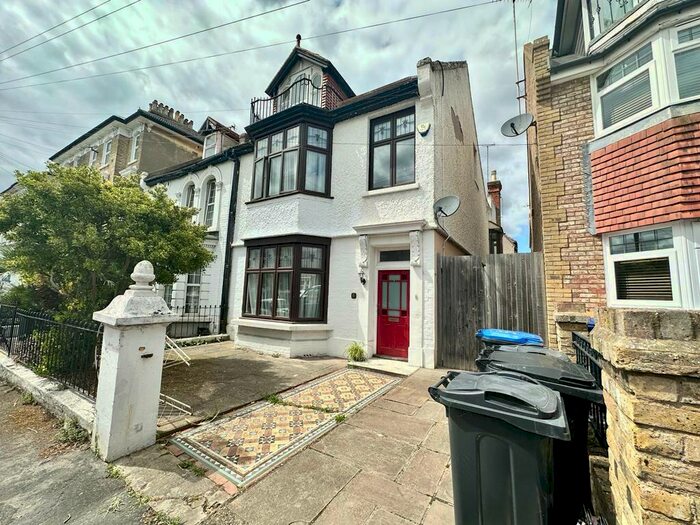 5 Bedroom Semi-Detached House To Rent In Carlton Avenue, Ramsgate, CT11