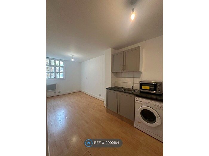 Studio To Rent In Northwold Road, London, E5