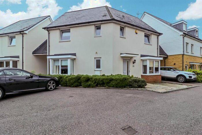 3 Bedroom Link Detached House For Sale In Torkildsen Way, Harlow, CM20