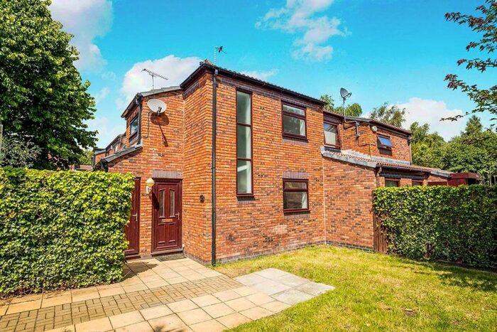 2 Bedroom Semi-Detached House To Rent In Eardswick Close, Chester, CH2