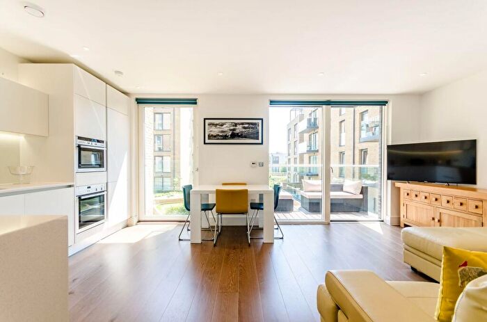2 Bedroom Flat For Sale In Tizzard Grove, Kidbrooke, London, SE3