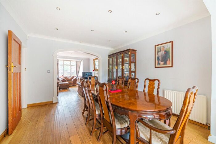 5 Bedroom Detached House For Sale In Bowes Road, Walton On Thames, Surrey, KT12