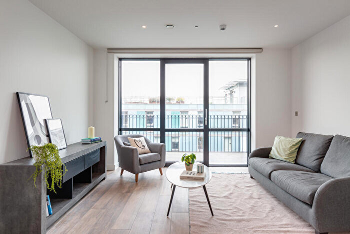 2 Bedroom Apartment To Rent In Three Colts Ln, London, E2