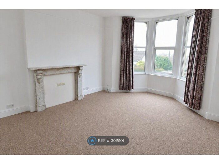 2 Bedroom Flat To Rent In Channel View Crescent, Bristol, BS20