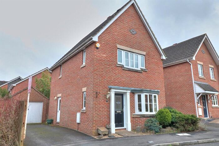 3 Bedroom Detached House To Rent In Jack Close, Knightwood Park, Chandlers Ford, SO53